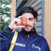 Studente di scienze agrarie, forestali ed ambientali fornisce lezioni di biologia a studenti di scuole medie e superiori